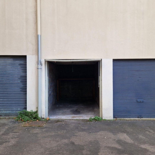  Annonces CRAPONNE : Garage / Parking | LYON (69003) | 10 m2 | 16 000 € 