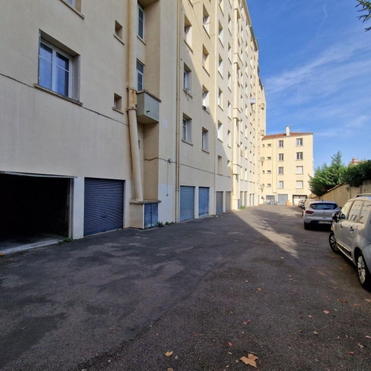  Annonces CRAPONNE : Parking | LYON (69003) | 10 m2 | 16 000 € 