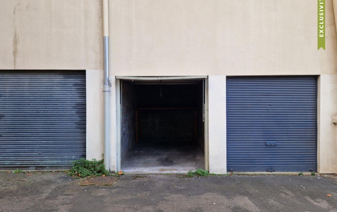 Annonces CRAPONNE : Garage / Parking | LYON (69003) | 10 m2 | 16 000 € 