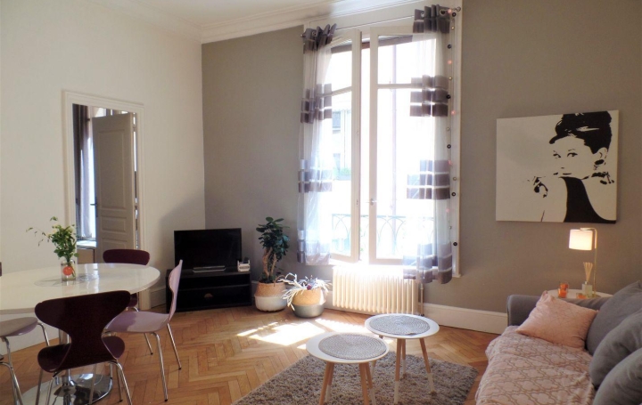  Annonces CRAPONNE Appartement | LYON (69002) | 45 m2 | 1 300 € 